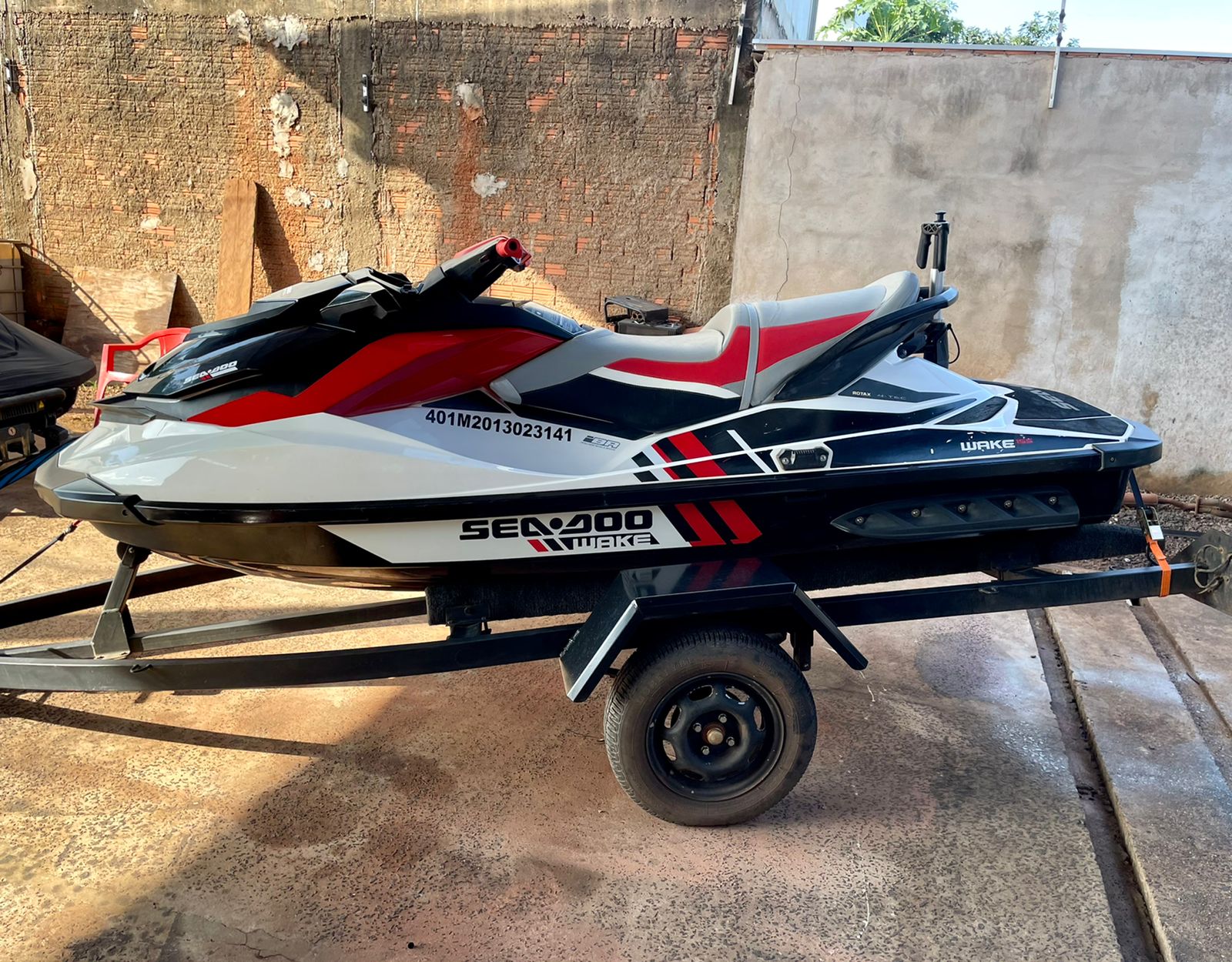 Jet Ski Sea Doo Wake pro 2013